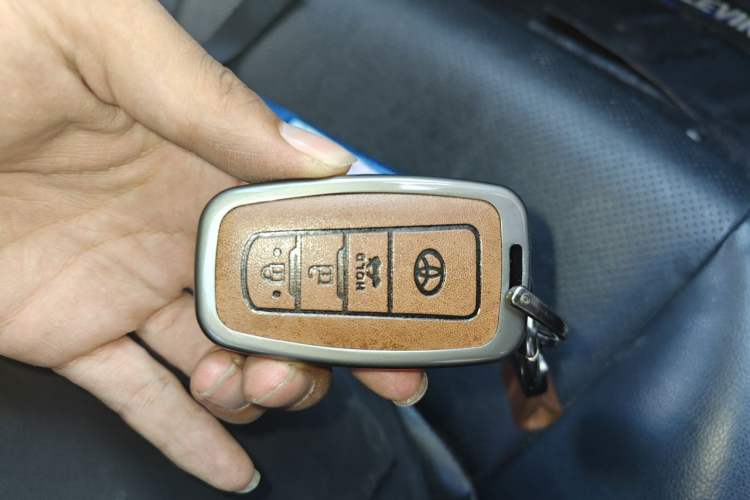 Used Toyota Levin 2022 Dual-Engine 1.8H E-CVT Luxury Edition Vehicle Key