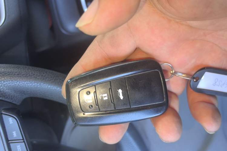 Used Toyota Levin 2022 Dual-Motor 1.8H E-CVT Progressive Edition Vehicle Key