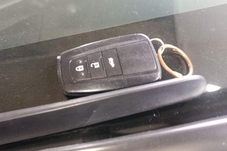 Used Toyota Levin 2022 Dual-Engine 1.8H E-CVT Luxury Edition Vehicle Key