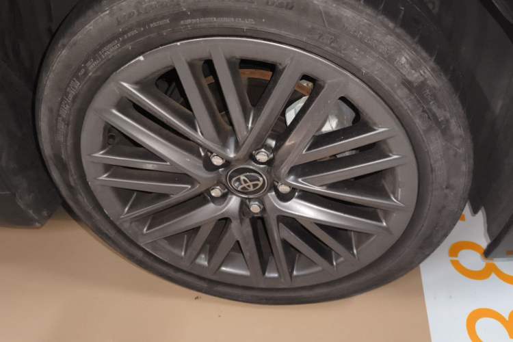Used Toyota Levin 2023 2.0L Luxury Edition Right Front Wheel Hub
