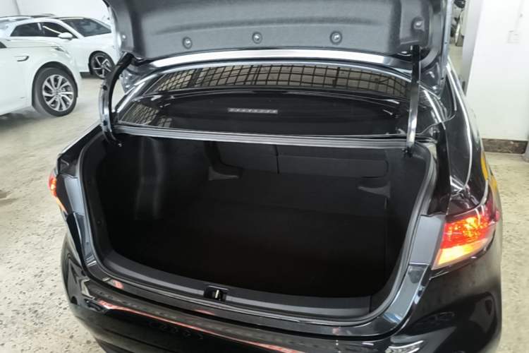 Used Toyota Levin 2023 Smart Electric Hybrid Dual-Engine 1.8L Luxury Edition Trunk