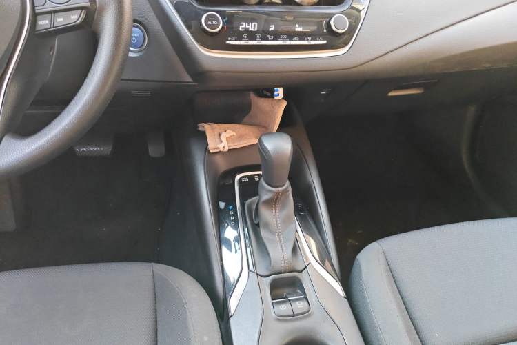 Used Toyota Levin 2023 Smart Electric Hybrid Dual-Engine 1.8L Leading Edition Gear Lever