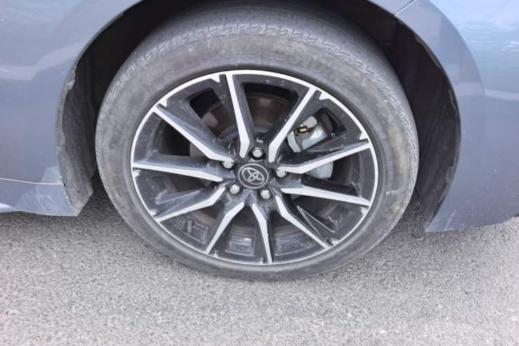 Used Toyota Levin 2023 Smart Electric Hybrid Dual-Engine 1.8L Sport Edition Right Front Wheel Hub