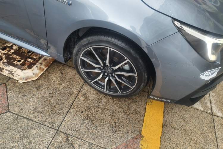 Used Toyota Levin 2023 Smart Electric Hybrid Dual-Engine 1.8L Sport Edition Right Front Wheel Hub
