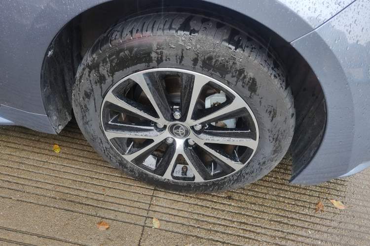 Used Toyota Levin 2023 Smart Electric Hybrid Dual-Engine 1.8L Luxury Edition Right Front Wheel Hub