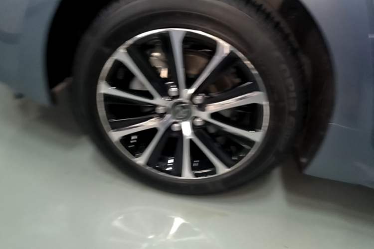 Used Toyota Levin 2023 Smart Electric Hybrid Dual-Engine 1.8L Leading Edition Right Rear Wheel Hub