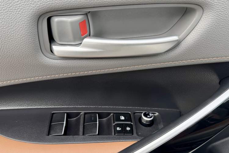 Used Toyota Levin 2023 Smart Electric Hybrid Dual-Engine 1.8L Sport Edition Interior 5