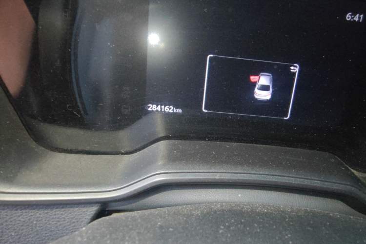 Used Toyota Levin 2023 Smart Electric Hybrid Dual-Engine 1.8L Leading Edition Odometer Close Up