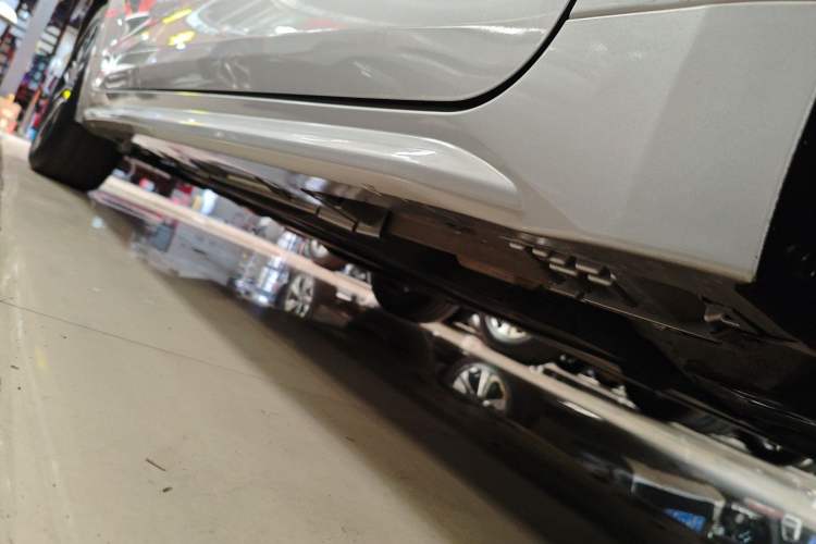 Used Toyota Levin 2023 Smart Electric Hybrid Dual-Engine 1.8L Luxury Edition Right Side Sill
