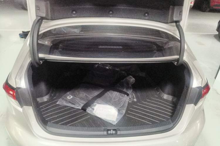 Used Toyota Levin 2023 Smart Electric Hybrid Dual-Engine 1.8L Sport Edition Trunk