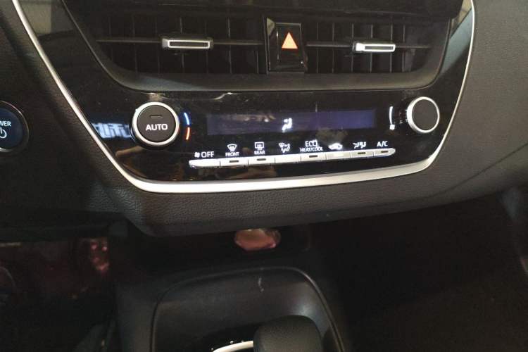 Used Toyota Levin 2023 Smart Electric Hybrid Dual-Engine 1.8L Sport Edition Audio And AC Panel