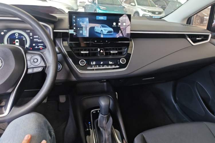 Used Toyota Levin 2023 Smart Electric Hybrid Dual-Engine 1.8L Luxury Edition Center Console