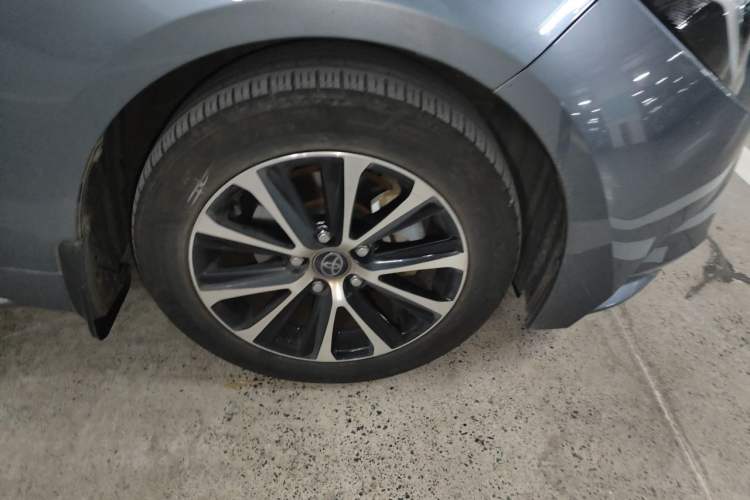 Used Toyota Levin 2023 Smart Electric Hybrid Dual-Engine 1.8L Luxury Edition Right Front Wheel Hub