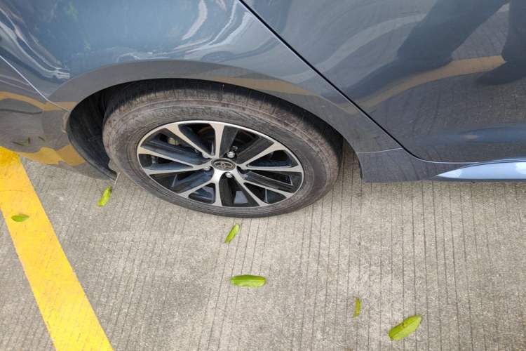 Used Toyota Levin 2023 Smart Electric Hybrid Dual-Engine 1.8L Luxury Edition Right Rear Wheel Hub