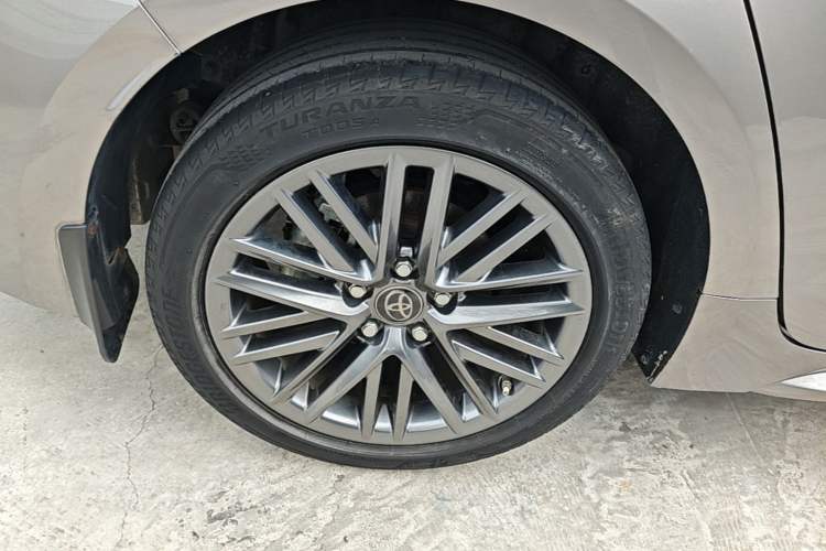Used Toyota Levin 2023 2.0L Luxury Edition Right Rear Wheel Hub