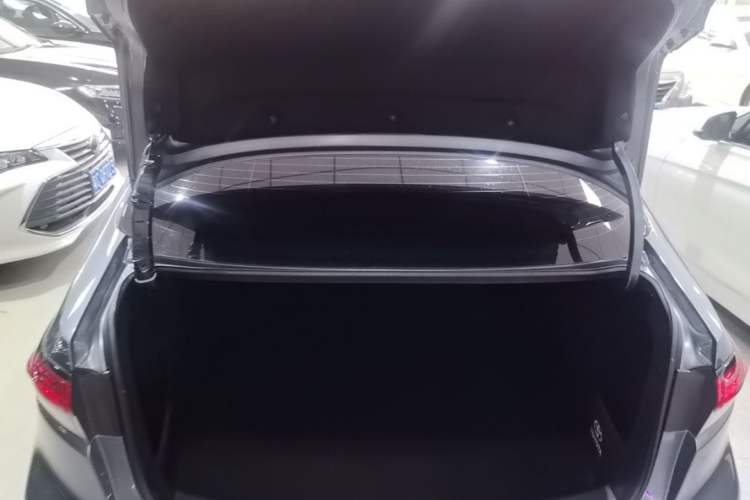 Used Toyota Levin 2023 Smart Electric Hybrid Dual-Engine 1.8L Leading Edition Trunk