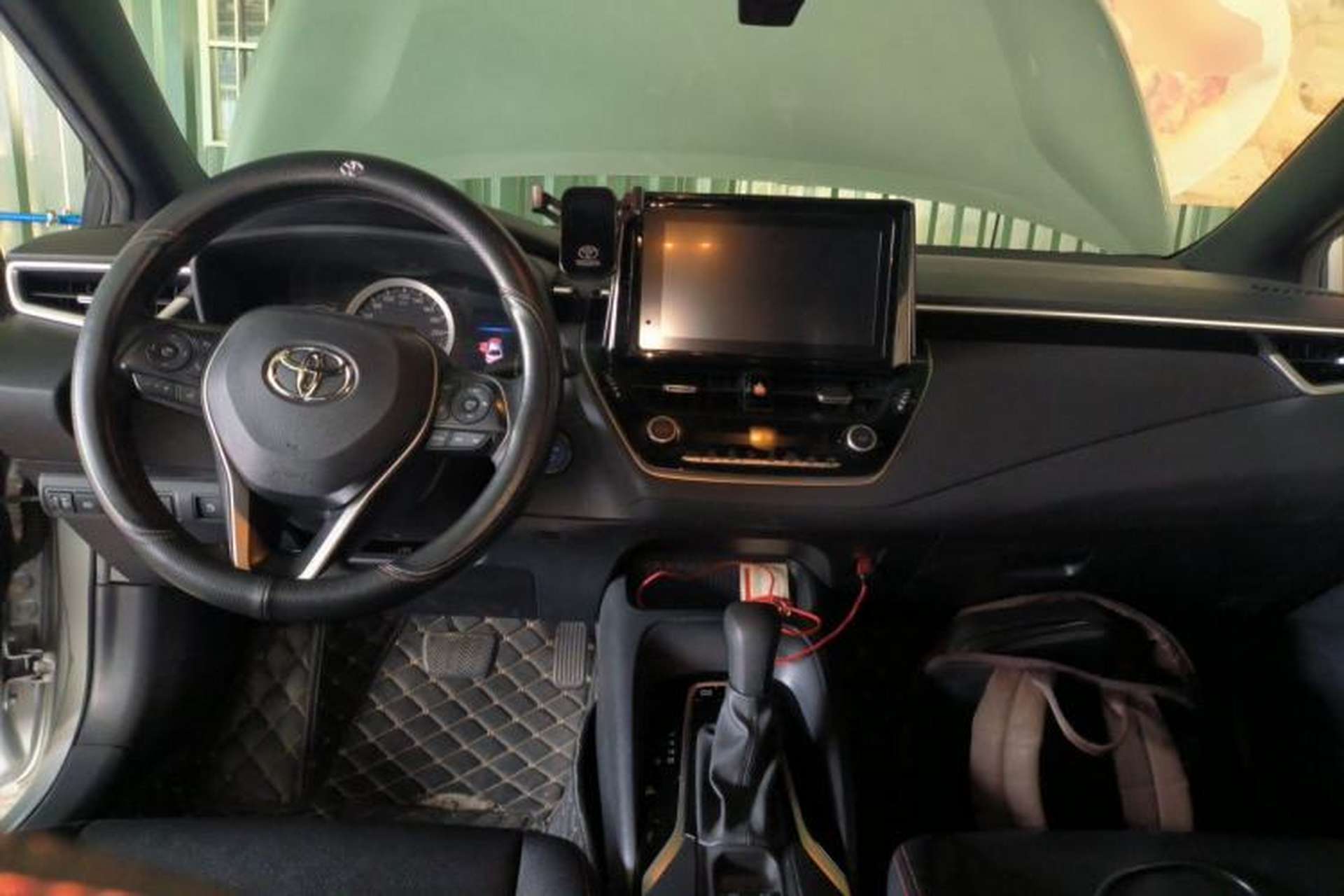 Used Toyota Levin 2023 Smart Electric Hybrid Dual-Engine 1.8L Luxury Edition Center Console
