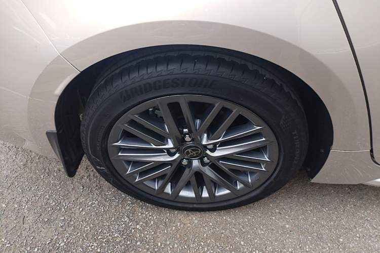 Used Toyota Levin 2023 2.0L Luxury Edition Right Rear Wheel Hub