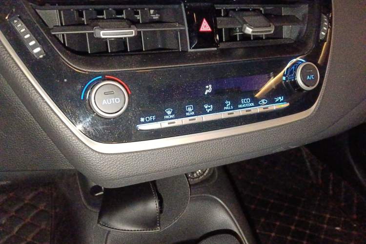 Used Toyota Levin 2023 Smart Electric Hybrid Dual-Engine 1.8L Sport Edition Audio And AC Panel