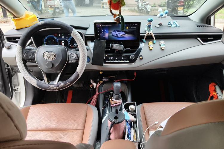 Used Toyota Levin 2023 Smart Electric Hybrid Dual-Engine 1.8L Sport Edition Center Console