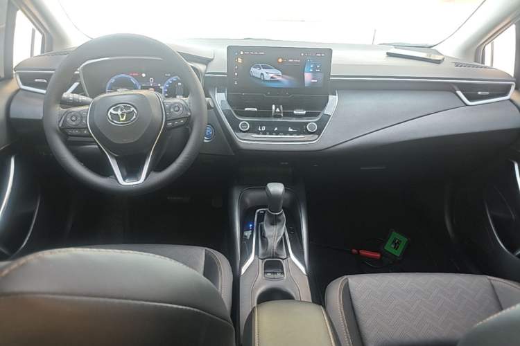 Used Toyota Levin 2023 Smart Electric Hybrid Dual-Engine 1.8L Sport Edition Center Console