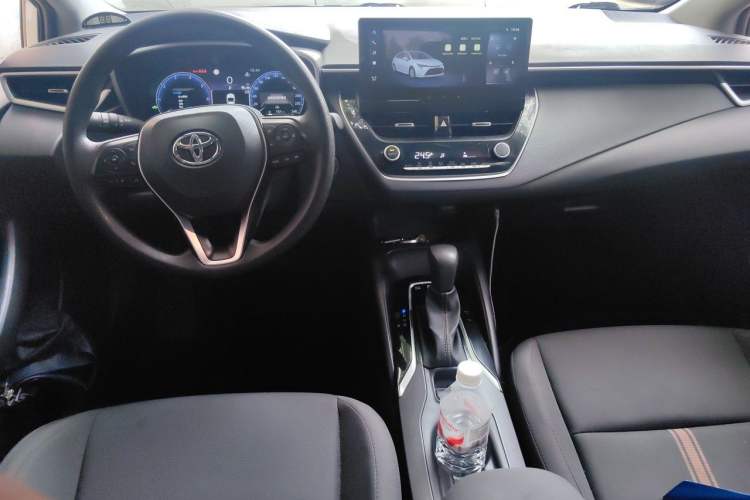 Used Toyota Levin 2023 Smart Electric Hybrid Dual-Engine 1.8L Luxury Edition Center Console