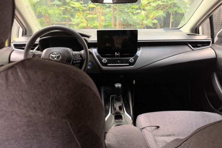 Used Toyota Levin 2023 Smart Electric Hybrid Dual-Engine 1.8L Leading Edition Center Console