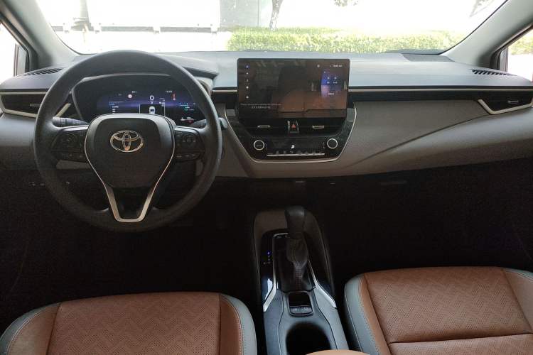Used Toyota Levin 2023 Smart Electric Hybrid Dual-Engine 1.8L Sport Edition Center Console