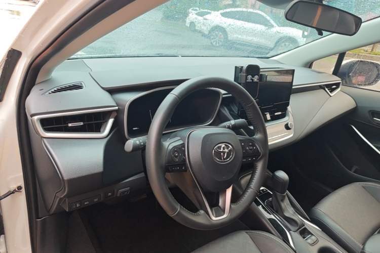 Used Toyota Levin 2023 Smart Electric Hybrid Dual-Engine 1.8L Sport Edition Center Console