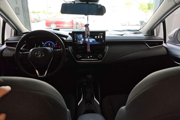Used Toyota Levin 2023 Smart Electric Hybrid Dual-Engine 1.8L Leading Edition Center Console