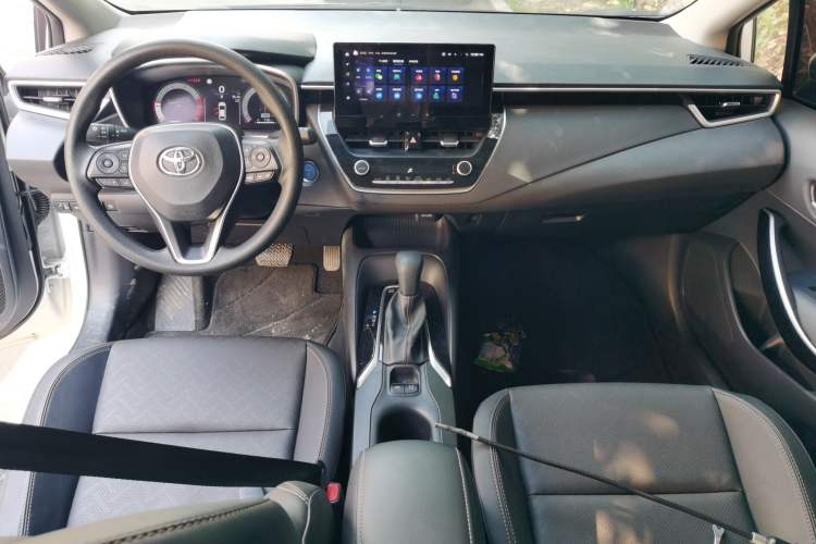Used Toyota Levin 2023 Smart Electric Hybrid Dual-Engine 1.8L Sport Edition Center Console