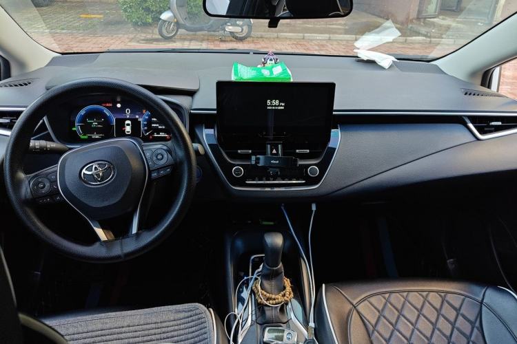 Used Toyota Levin 2023 Smart Electric Hybrid Dual-Engine 1.8L Luxury Edition Center Console
