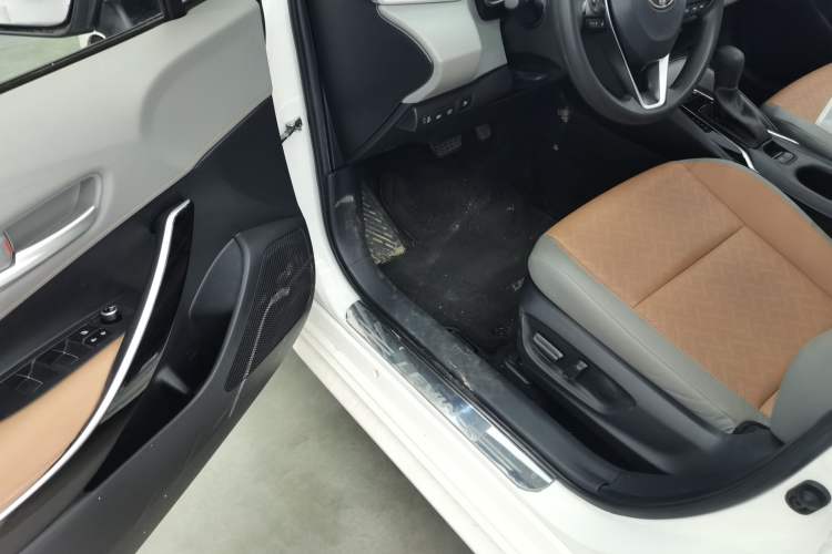 Used Toyota Levin 2023 Smart Electric Hybrid Dual-Engine 1.8L Sport Edition Driver Seat