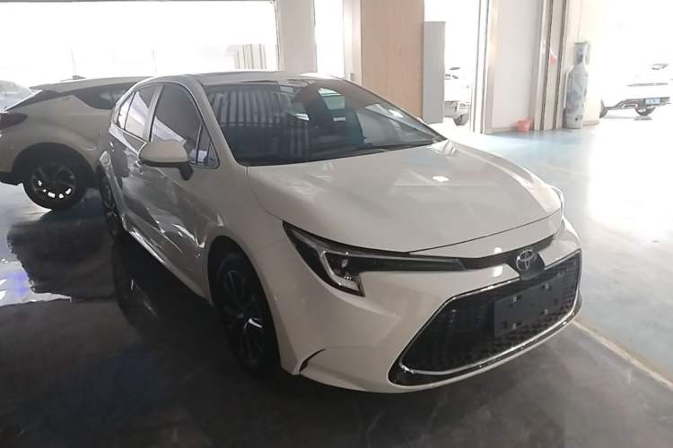 Used Toyota Levin 2023 185T CVT Luxury Edition Front Right 45 Deg
