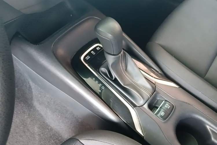 Used Toyota Levin 2023 Smart Electric Hybrid Dual-Engine 1.8L Leading Edition Gear Lever
