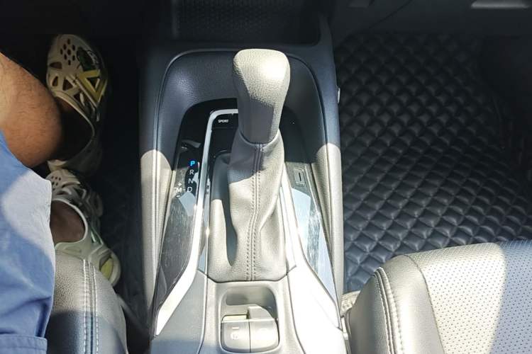 Used Toyota Levin 2023 185T CVT Luxury Edition Gear Lever