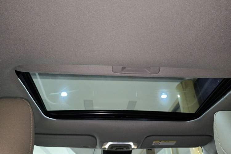 Used Toyota Levin 2023 Smart Electric Hybrid Dual-Engine 1.8L Luxury Edition Headliner
