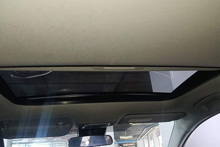 Used Toyota Levin 2023 Smart Electric Hybrid Dual-Engine 1.8L Luxury Edition Headliner