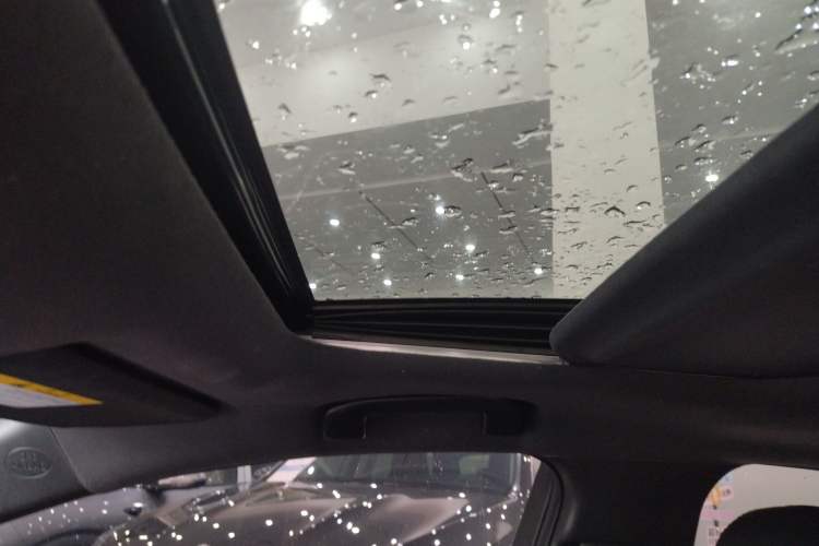 Used Toyota Levin 2023 185T CVT Luxury Edition Headliner