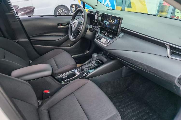 Used Toyota Levin 2023 Smart Electric Hybrid Dual-Engine 1.8L Leading Edition Interior 3
