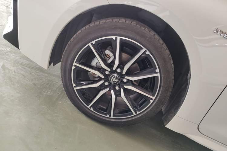 Used Toyota Levin 2023 Smart Electric Hybrid Dual-Engine 1.8L Sport Edition Left Front Wheel Hub