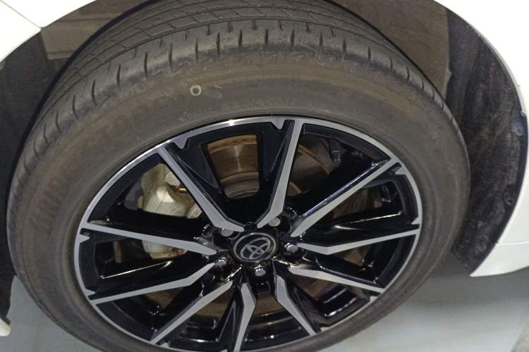 Used Toyota Levin 2023 Smart Electric Hybrid Dual-Engine 1.8L Sport Edition Left Front Wheel Hub