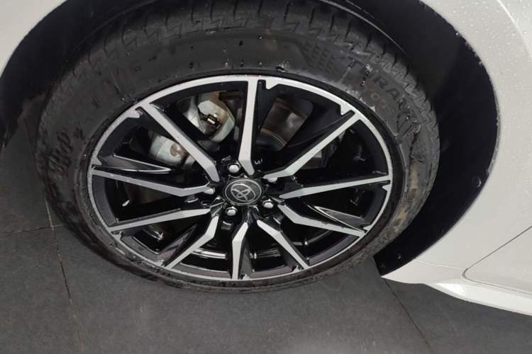 Used Toyota Levin 2023 Smart Electric Hybrid Dual-Engine 1.8L Sport Edition Left Front Wheel Hub