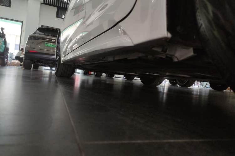 Used Toyota Levin 2023 Smart Electric Hybrid Dual-Engine 1.8L Leading Edition Left Side Sill