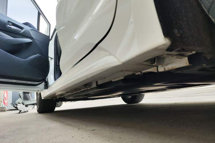 Used Toyota Levin 2023 Smart Electric Hybrid Dual-Engine 1.8L Luxury Edition Left Side Sill