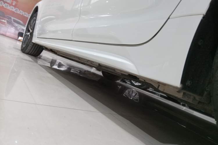 Used Toyota Levin 2023 Smart Electric Hybrid Dual-Engine 1.8L Luxury Edition Left Side Sill