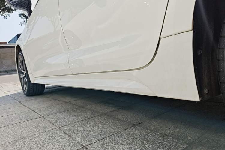 Used Toyota Levin 2023 185T CVT Luxury Edition Left Side Sill