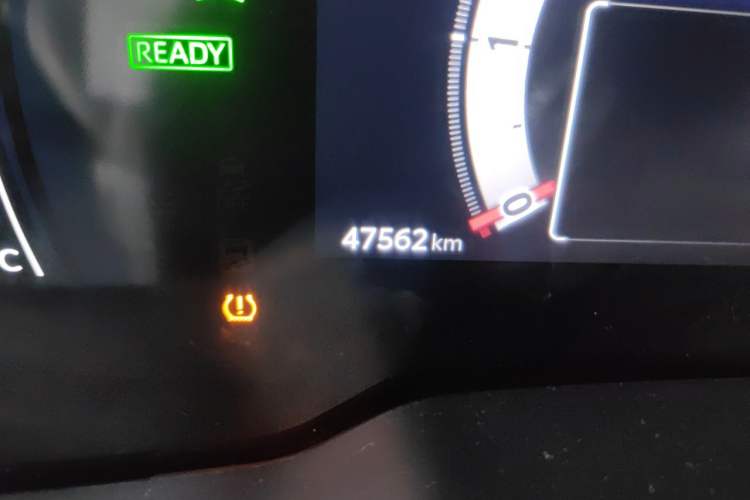 Used Toyota Levin 2023 Smart Electric Hybrid Dual-Engine 1.8L Leading Edition Odometer Close Up