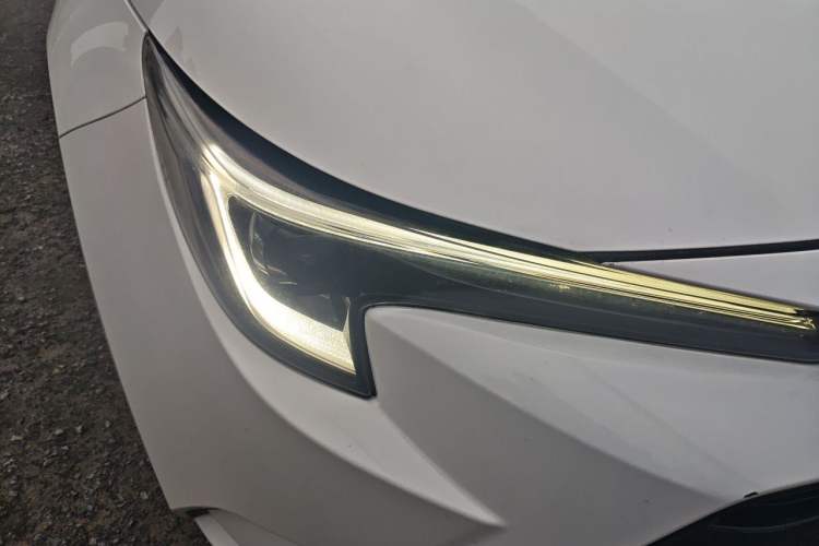 Used Toyota Levin 2023 Smart Electric Hybrid Dual-Engine 1.8L Luxury Edition Right Front Headlight