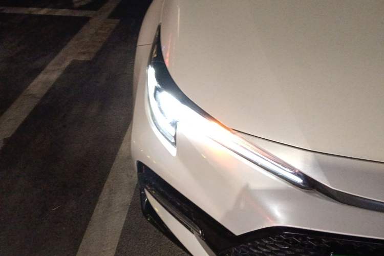 Used Toyota Levin 2023 Smart Electric Hybrid Dual-Engine 1.8L Sport Edition Right Front Headlight
